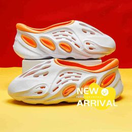 Designer Yees Slippers Slide Sandals Dongdong Chaussures Mens Summer Junior Middle School Students Beach Breathable Baotou Vietnam COC