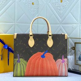 Designer YK Pumpkin print OnTheGo Tote Bag Fleurs lettres Enpreinte sacs à provisions Yayoi Kusama MM Sac à main en cuir ON THE GO Purse Wallet M46466