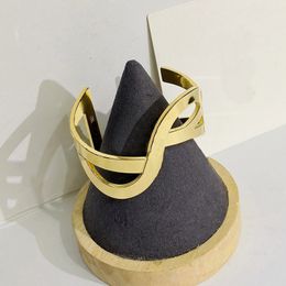 Diseñador Yslity Marca Oro Pulseras de plata Brazalete de mujer Diseñador de lujo Sello de joyería Chapado en oro de 18 quilates Pulsera de acero inoxidable Regalos de boda para mujer