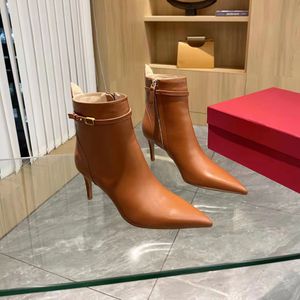 Elementos de diseño de cremallera de diseñador, botas cómodas y delgadas para mujer, botas altas Martin, hebilla de cuerno texturizada, diseño de cremallera