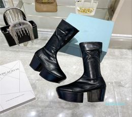 Designerfashion Boots Series en ligne célébrités de haute qualité Temperamrnt femmes Boots Small Fresh Style Vamp Taille 35406357848