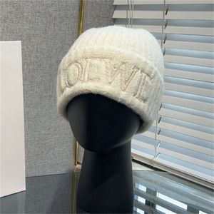 designerLowe Hat 2023 Bonnet d'hiver Version lettre correcte Chapeau chaud et froid Site officiel Casquettes en laine 1: 1 Bonnet tricoté chaud pour les sports de plein air en hiver