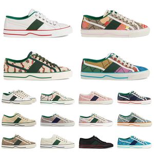 Ontwerpers 1977 Tennisschoenen canvas schoenen Luxe schoen Beige Blauw Roze Fris Bloemen Borduursel Patchwork Rustieke Schoenen Ace Rubberen Zool Vintage Casual Sneakers