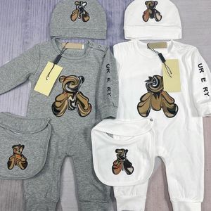 Ontwerpers Baby Rompers Kinderen Designer Design Kleding Klezen meisjes Romper Hat Set Pasgeboren jumpsuit schattig 100% katoen kinderen Bodysuit onesie kleding CXD2404256-6