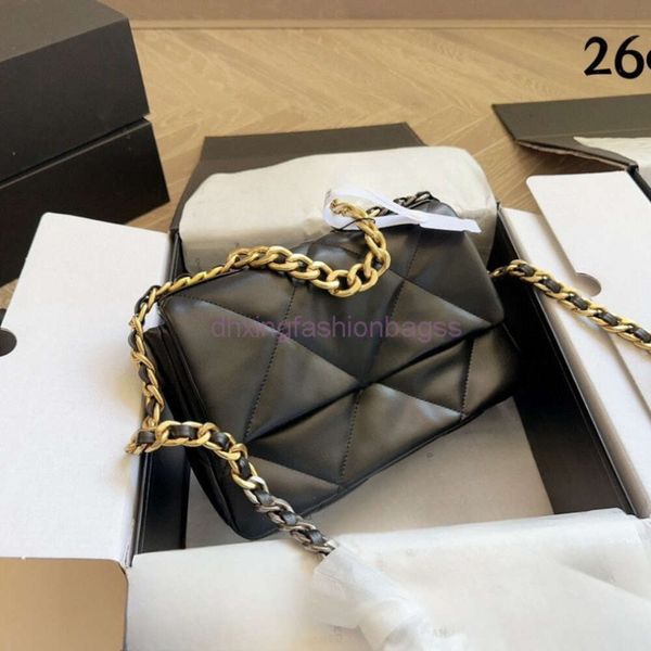 Bolsa de diseñadores 2024 Nuevo cuero casual 19 Bag Big Ling Grid Chain Channel Bag Bags Classic Small Fragant Windbody Bolsas para mujeres