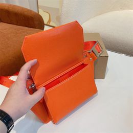 Diseñadores Bolsas Bolso Bolso Cadena de hombro Bolso cruzado Bolsos de lujo Carteras Tote Letras de embrague Naranja Lvs Monederos Cross Body