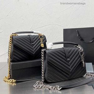 Diseñadores Bolsos Moda para mujer Bolso de hombro Clásico Oro Plata Cadena de hardware Bolso de mensajero Bolsos de cuero Dama ACOLCHADA Flap Top Handle brandwomensbags