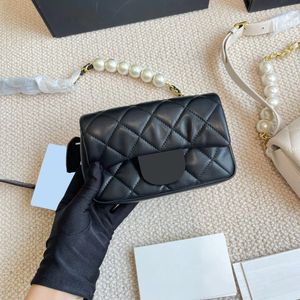 Diseñadores Bolsos Bolso de hombro para mujer Bolso de cuero de moda Cadena de perlas de alto grado Pequeña billetera cuadrada Color sólido Monedero a cuadros rómbico Estilo Muy bueno Agradable