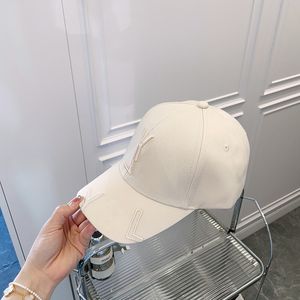 Designers Baseball Cap Luxe Casquette Peaked Cap Brand Four Seasons verstelbare mode Sport Golf Leisure Sunshade Caps Pull Wind Dome paar Travel Gift Box