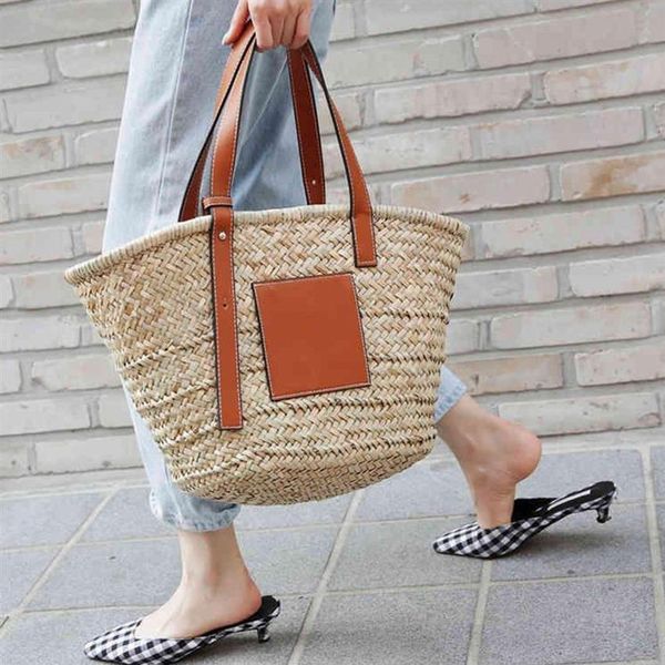 Diseñadores Bolsas de playa Estilo clásico Bolsos de moda Bolso de hombro para mujer Bolsas tejidas a mano puras Paja Compras Vacaciones Summer232T