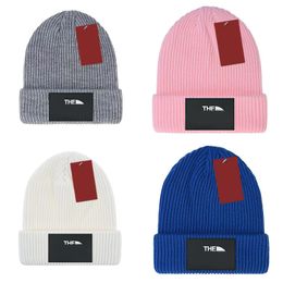 Ontwerpers motorkap luxe heren beanie gebreide muts met omslag wol dikker mode muts alledaagse casual veelzijdige eenvoudige schedel gorros voorkant letterpatroon fa04