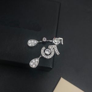 Designers Boutique 925 Boucles d'oreilles plaquées en argent neuf petites boucles d'oreilles de mode numérique en diamant en diamant