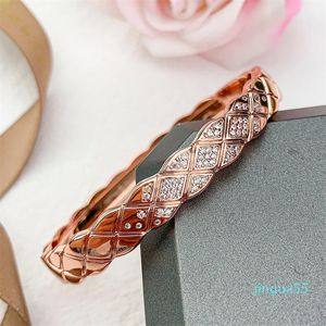 Designers Bracelet Designer pour les femmes Rhombus Modèle Charm Bracelet Tendance Élégant Simple Fête Bijoux Cadeau En Gros Anniversaire