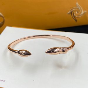 Bracciali di design Polsini di moda per le donne Braccialetto di amore di fascino Trendy Elegante semplice polsino Gioielli di lusso per feste Regalo da uomo Regalo all'ingrosso Caldo