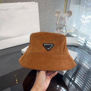 Diseñadores Sombrero del cubo Clásico para mujer Hombres Gorro de invierno Pescadores Sombrero Moda Lujo Versátil Tendencia Casual Pana Triángulo Cap