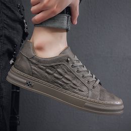 Diseñadores zapatos casuales para hombres entrenadores de zapatillas corredores de transmisión de senderismo shitking shitking zapatos de senderismo con caja con caja