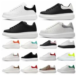 Designers Chaussures d￩contract￩es Lacet Up Up Women Men Sneakers Plateforme Sole Sole Blanc Black Espadrille Fashion Velvet Suede McQueens Trainers 36-45