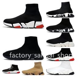 Diseñadores Zapatos casuales Velocidades 2.0 V2 3.0 Zapatilla de deporte Plataforma Calcetines Botas Hombres Mujeres Tripler Paris Zapatos casuales Negro Blanco Graffiti Zapatillas de deporte de lujo