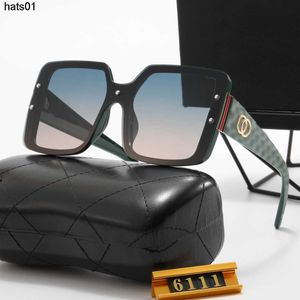 Designers channel Lunettes de soleil Luxurys Beach Bain de soleil Driving Cool Photos for travel must-have Special Anti-high Beam Driver Mirror Day and Night Bon à double usage