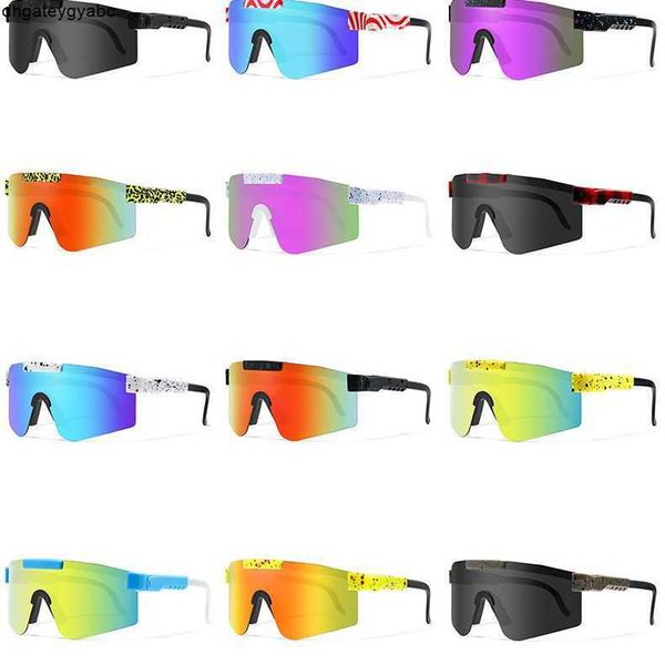 Les concepteurs explosent et vendent bien des lunettes de soleil à l'épreuve du vent recouvertes de véritables lunettes de cyclisme extérieur PC non polarisés