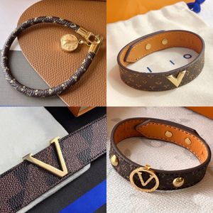 Designers Bracelets en cuir fausse bracele en or pour femmes de luxe Bijoux de créateur de luxe Bracelet en acier inoxydable