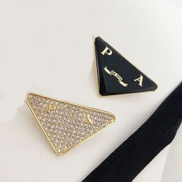 ontwerpers geometrische diamanten broches luxe dames merklogo broche voortreffelijk ontwerp 18k gouden broche mode roestvrij staal effen kleurspelden liefde geschenken sieraden