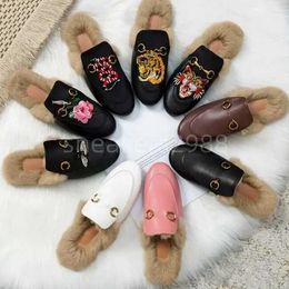 Ontwerpers halve pantoffel Princetown suède fluwelen Dames sandalen borduren leren pantoffels konijnenbont winter pluche pantoffel luxe warmte
