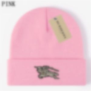 Chapeau de créateurs hommes et femmes même couleur épissure mode bonnet casquette tous les jours décontracté polyvalent accrocheur personnalité variété de couleur pour voyage très agréable O6