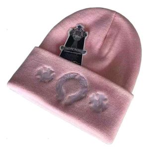 Designers chapeaux Luxury Womens Marque Chanie Mens Cap Girls Girls Automne Hiver Headgear Sanskrit Heart Cross Tricoted Hat Caps extérieur Caps Wool Cashmere Casquette ZZMG