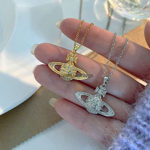 Ontwerpers juwelen Vivienne keizerin Dowager Xis Golden Planet Titanium stalen ketting voor veelzijdige mode en elegantie Instagram -stijl veelzijdige kraag in Instagram -stijl