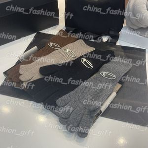 Gants tricotés de stylistes pour hommes et femmes, gants de couleur unie, pour écran tactile, mode d'hiver, mitaines à cinq doigts
