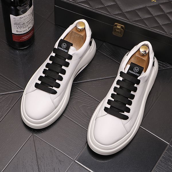 Designers Lace Up Robe Wedding Party Shoes Fashion Breathable Casual Outdoor Sneakers Air Cushion Round Oxford Business Driving Locs W44