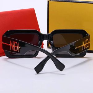 diseñadores damas gafas de sol vintage cuadrado Adumbral anteojos carta de oro extremo lateral para hombre gafas diseñador de lujo club playa gafas de sol con estuche bolsa para el polvo