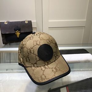 Diseñadores Cartas Béisbol Cape de lujo Hombres Casquette Marca Ajustable Moda de moda Golf Sombrero Solio solar Boston Moda Temperament Box de regalos GO