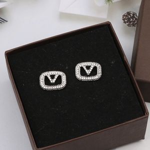 Designers Lettres Stud géométrique Femmes célèbres Round Crystal Riginge Mariage d'oreille Perty Jewerlry