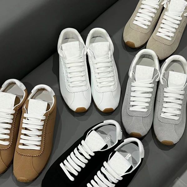 Designers Luxury Casual Color Sneaker Casual Chaussures en daim Femmes Top Quality Matching Muffin Low Platform Size 35-40