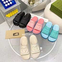 Pantoufles de luxe de stylistes, sandales à plateforme creuse de marque, avec verrouillage G, jolies chaussures de plage ensoleillées pour femmes