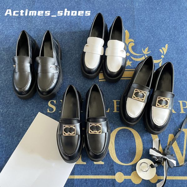 Designers Luxury Femmes Locons pêcheur décontracté toile chanelshoes femmes chaussures espadrilles été luxurys dames plates plage demi-pantoufles avec taille de boîte 34-41