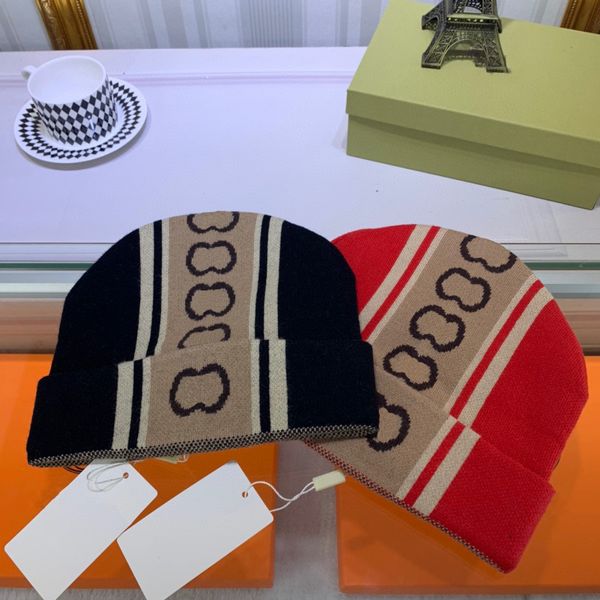 Designers luxes bonnet couleur unie Alphabet design assorti bonnet polyvalent hiver chaud chapeau couple modèles multicolore avec style carnaval très bon
