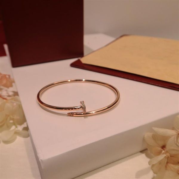 Designers Luxurys Bracelet Color Color Bangle Diamonds Couple Modèles Bracelets Valentin Gift Polyday Gift Metal Sense THE269M
