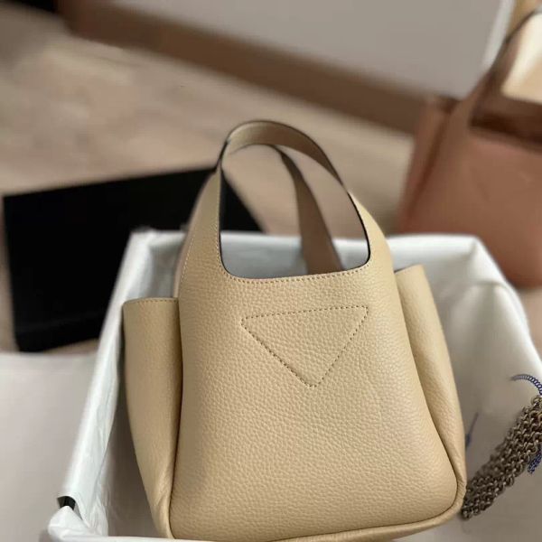 Diseñadores lujos bolsos de mujer bolso de color sólido letra triángulo bolso de mujer temperamento versátil damas bolsos de hombro Carteras bueno agradable