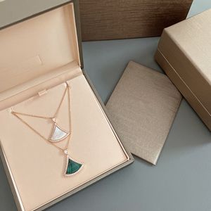 Ontwerpers ketting luxe sieraden hanger kettingen Elegant kruisontwerp veelzijdige trendy stijl Kerstmis Valentijnsdag sieraden erg leuk