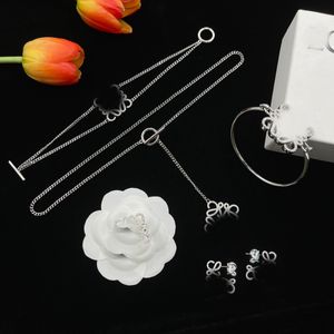 Ontwerpers Kettingen Hanger Kettingen Voor Vrouwen Met Oorbellen Schakelketting Mode-sieraden Accessoires goede Liefde ketting heren kettingen luxe kettingen hangers