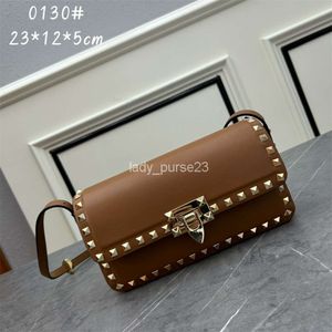 Diseñadores Monedero Lady New Hombro Velentino End Flip Designer Stud 2024 Bolsa Remache High Lady Moda Bolso Casual Becerro Bolsas de cuero Crossbody Vsling Axila 1 WAZU