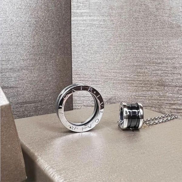 Diseñadores Ring Fashion Luxury Classic Eight Claw Diamond Diamond Rings Silver Silver Joyas para mujeres Joyas versátiles Un estilo de regalo de cumpleaños muy bueno
