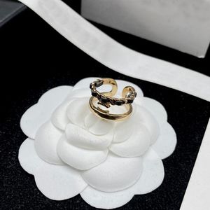 Дизайнерские кольца роскошные женские кольца с буквой C модные тенденции классические украшения Средневековье пара подарок на годовщину хорошо CHD2309192 kaleen