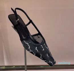 Diseñadores Sandalias Zapatos de vestir sexys de lujo Pequeños tacones de gatito de cabeza cuadrada Correa trasera Zapato de diseñador para mujer Tacones de gato Sandalia 35-42