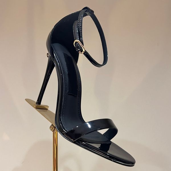 Designers Sandales Chaussures pour femmes Mode Bowtie Satin Boucle en cuir verni Talon aiguille Bande étroite Sangle avant arrière 9,5 cm Talon haut Rome Sandal 35-42 avec boîte