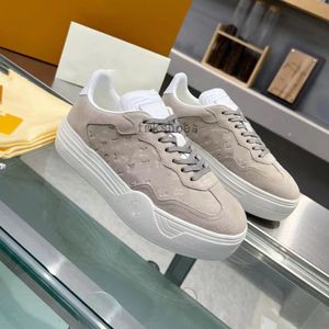 Designers Chaussures GROOVY Plate-forme Baskets Femmes Chaussures plates en relief Classique en cuir de veau noir et blanc Mode Formateurs d'impression taille 35-41 3.20 15