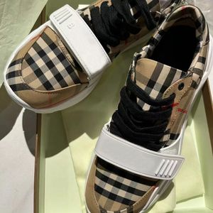 ontwerpers schoenen vintage sneakers vrijetijdsschoenen heren drievoudig lederen platform sneaker geruite enkeltrainers eu35-45 no281